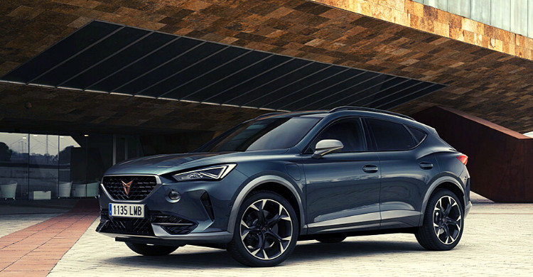 CUPRA Formentor e-Hybrid urychluje přechod značky na elektrifikované sportovní výkony