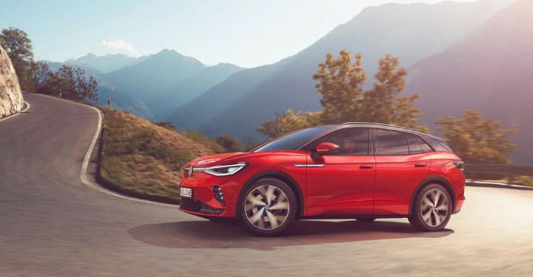Volkswagen představil svůj první vysokovýkonný elektromobil ID.4 GTX