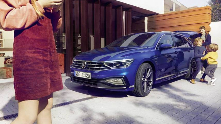 VOLKSWAGEN Passat